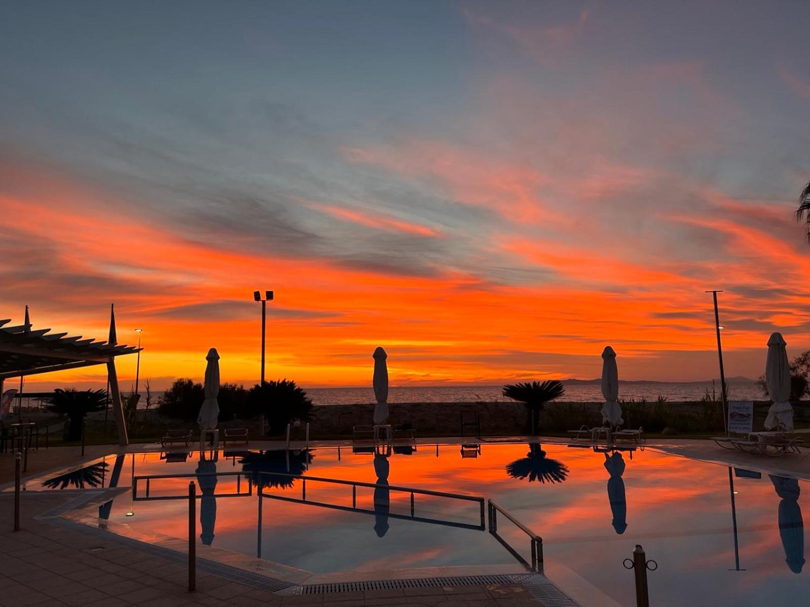 Coralli Hotel Пердіка Екстер'єр фото